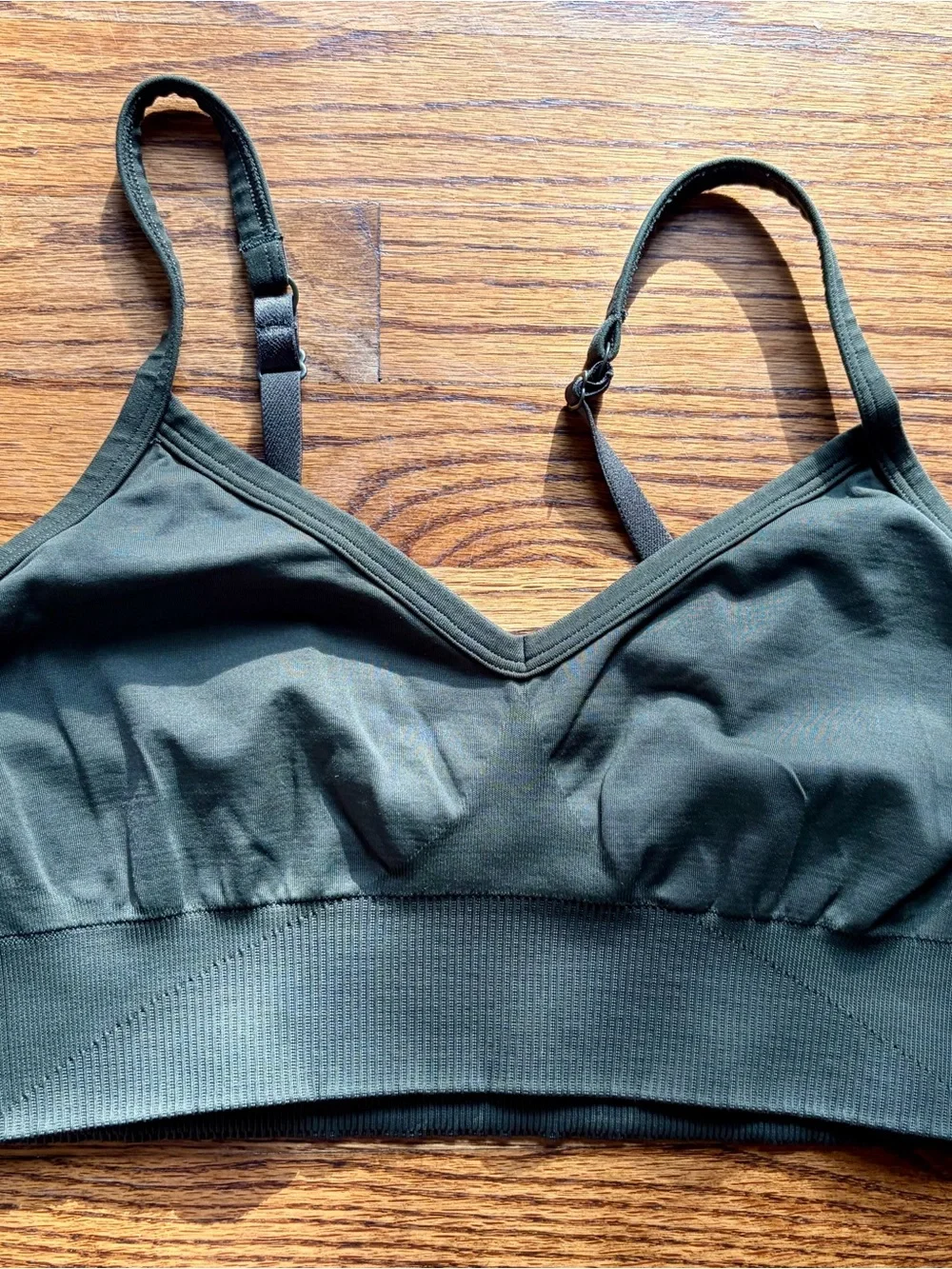 Lululemon Adjustable Strap V-Neck Sports Bra Olive Green Size 8